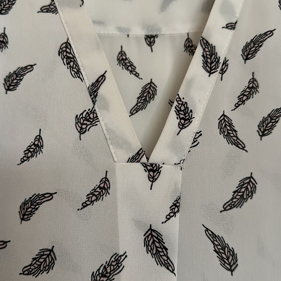 Fun 2 Fun blouse. Size xs - Picture 2 of 3